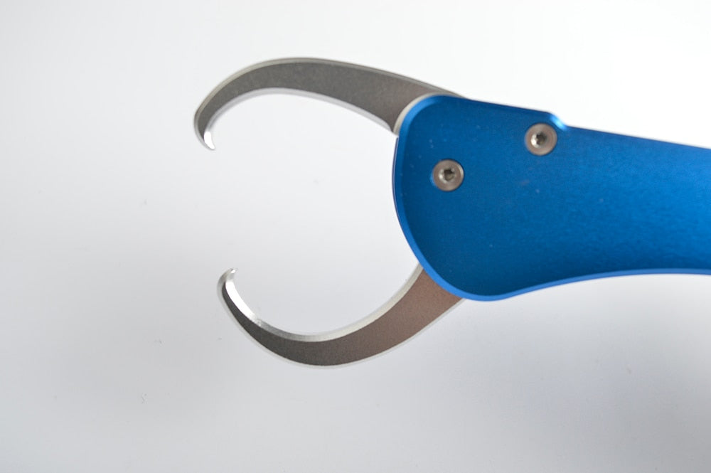 Portable Fish Clip Grip LipSPECIFICATIONSType: Fish GripOrigin: Mainland ChinaMaterial: AluminiumMaterial: AluminiumLength: 28.5CMColor: Red/Blue/BlackBrand Name: TOOLS DXFish GripInterMedia WorldI'M'"WorldPortable Fish Clip Grip Lip