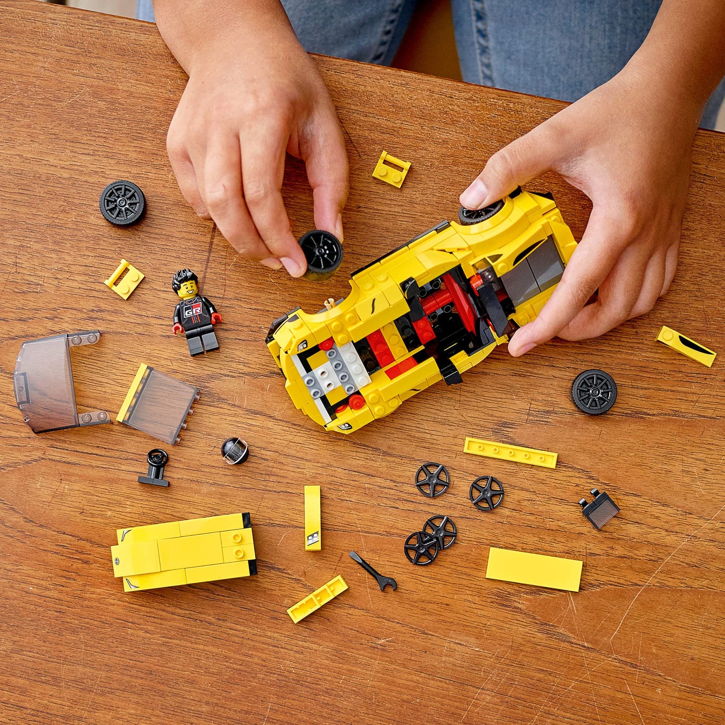 LEGO & Speed Champions Toyota GR Supra 76901SPECIFICATIONSWarning: 7+yRecommend Age: 12+yPlastic Type: ABSPlastic Block Shape: Irregular ShapePhysical size: 16cm long 7cm wide 4cm highPackaging size: 26.2cm x mattoncino LegoIntermedia WorldI'M'"WorldLEGO & Speed Champions Toyota GR Supra 76901