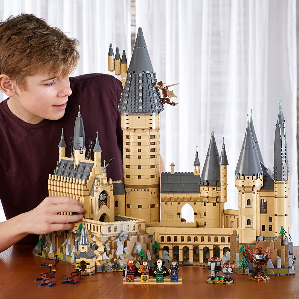 LEGO & Harry Potter Hogwarts Castle 71043SPECIFICATIONSWarning: 16+Recommend Age: 12+y,18+,14+yPlastic Type: ABSOrigin: Mainland ChinaModel Number: 71043Material: PlasticGender: UnisexBrand Name: LEGOBlock mattoncino LegoIntermedia WorldI'M'"WorldLEGO & Harry Potter Hogwarts Castle 71043